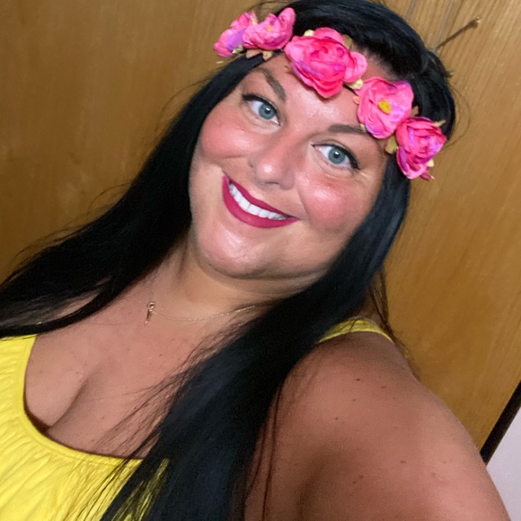 Meet your Posher, Cindy - Picture 2 of 3